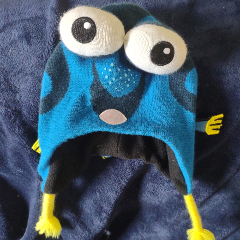 EUC Finding Nemo Winter Knit Hat Disney Pixar One Size Beanie blue Kids Unisex